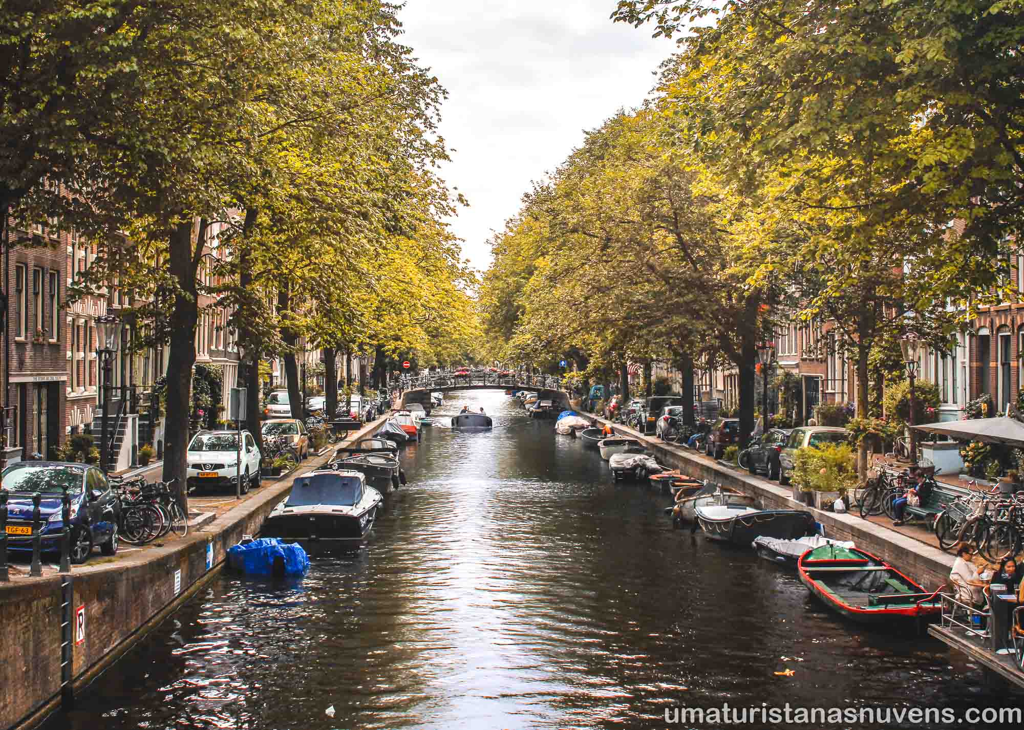 Canal no bairro Jordaan em Amsterdam - Holanda